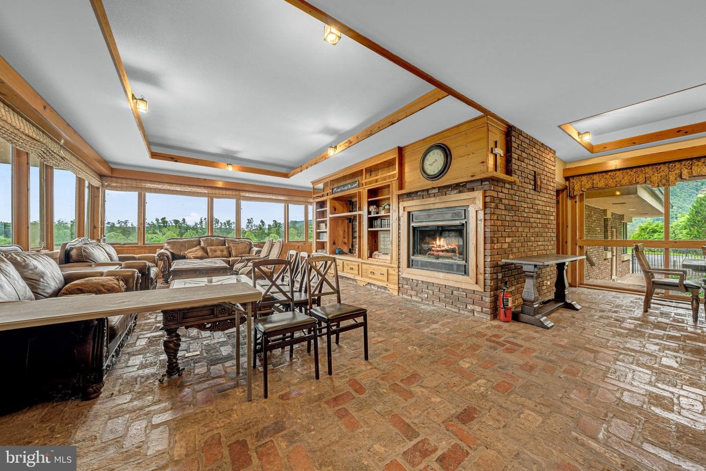 895 Fishers Road photo 10