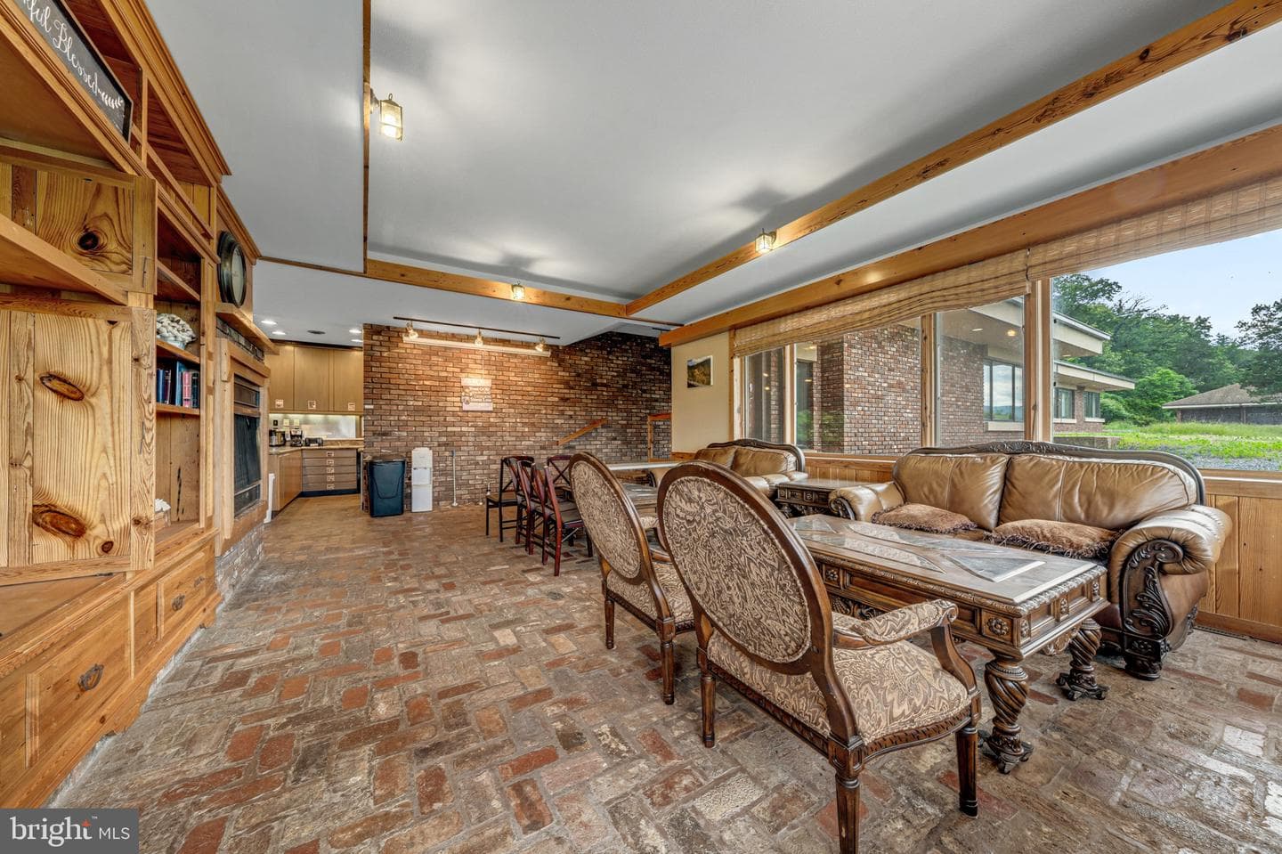 895 Fishers Road photo 11