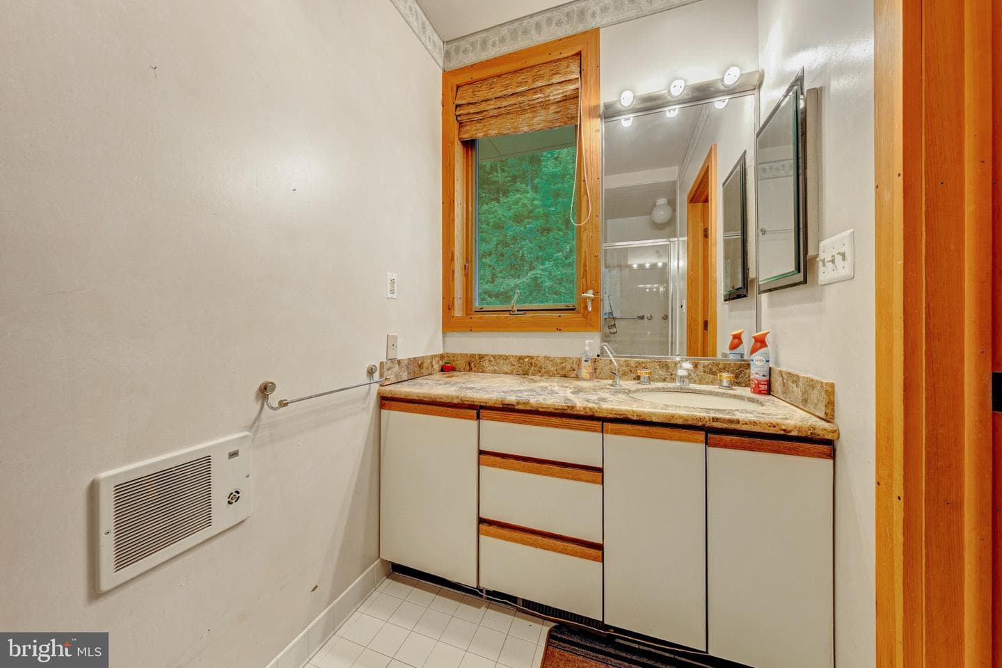895 Fishers Road photo 25