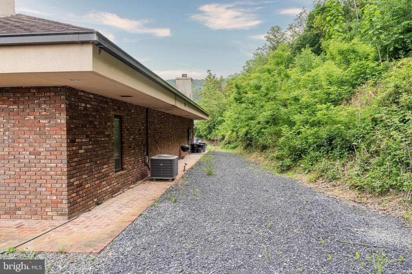 895 Fishers Road photo 27