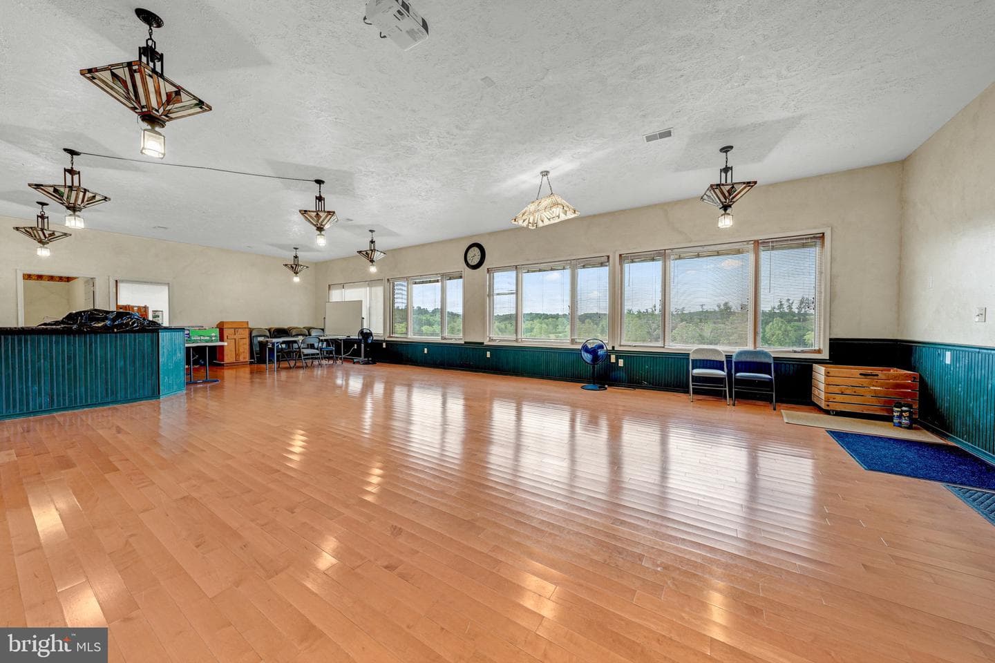 895 Fishers Road photo 32
