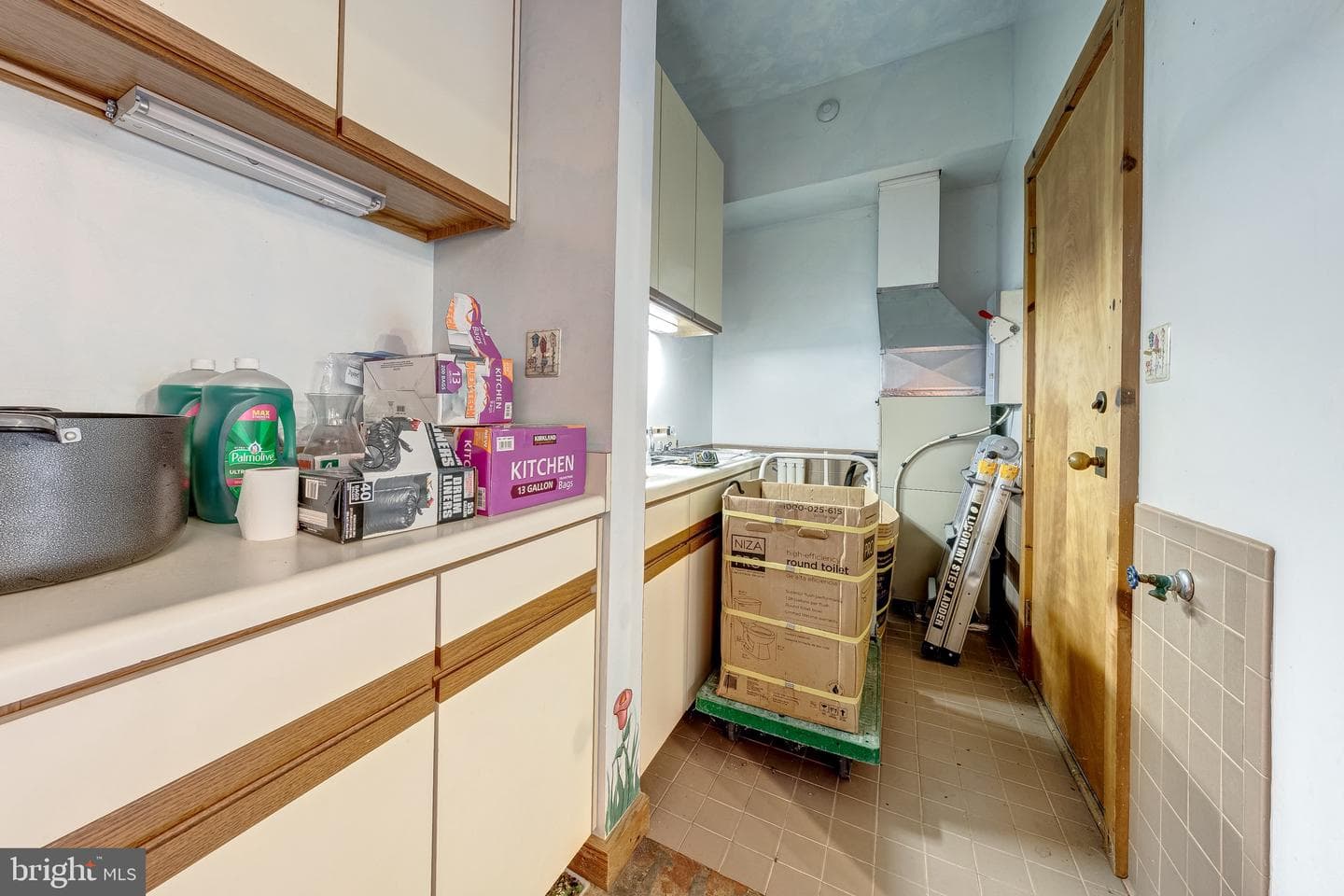 895 Fishers Road photo 37
