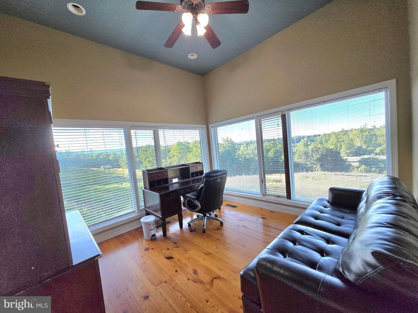 895 Fishers Road photo 40