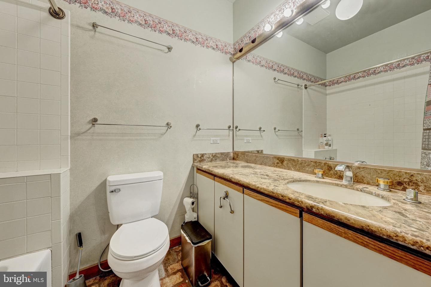 895 Fishers Road photo 49