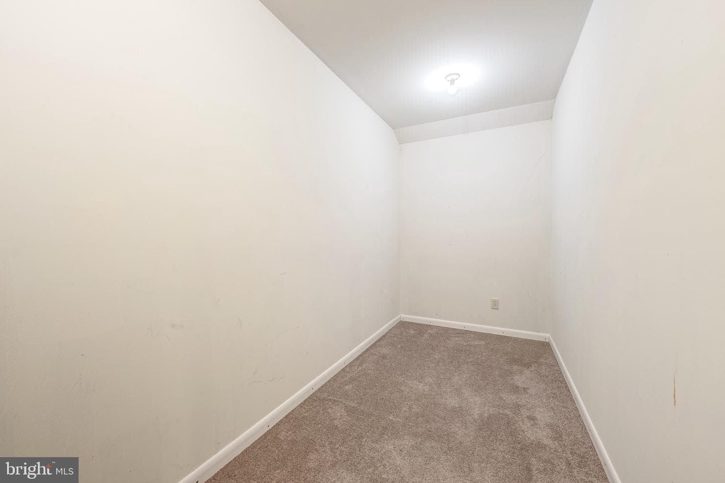 895 Fishers Road photo 57