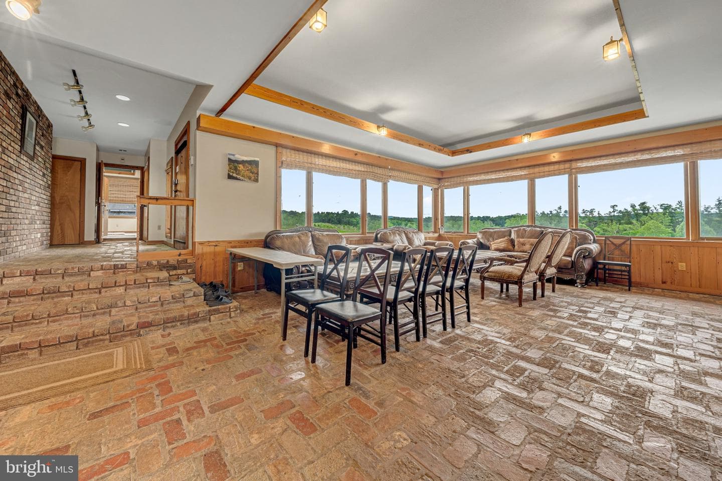 895 Fishers Road photo 9
