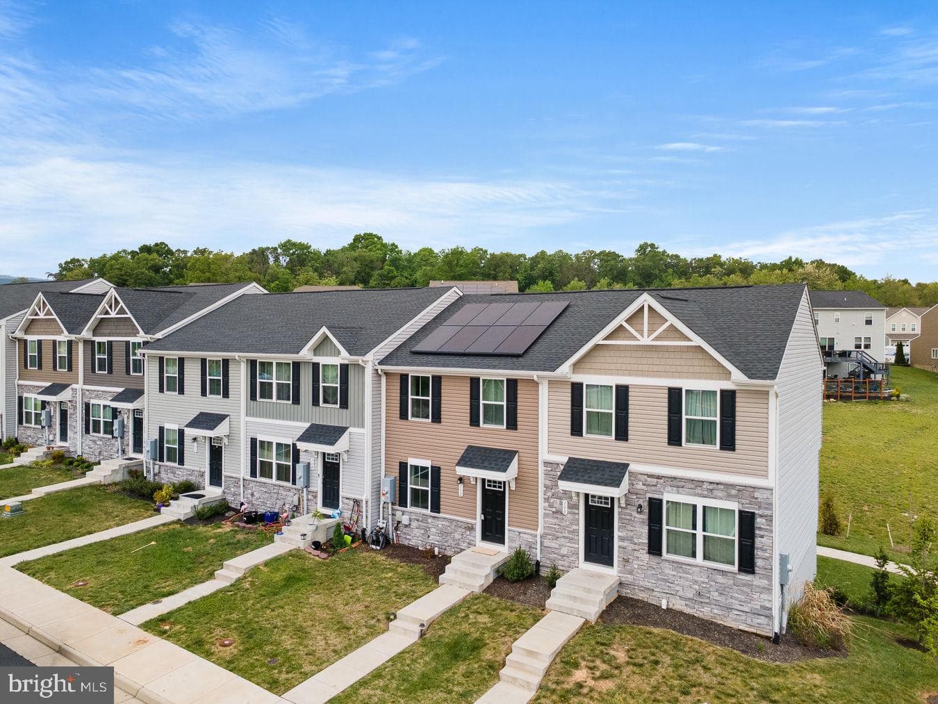102 Spring Place