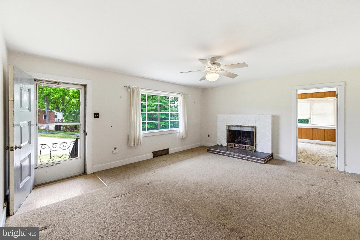 117 S Grove Avenue photo 16