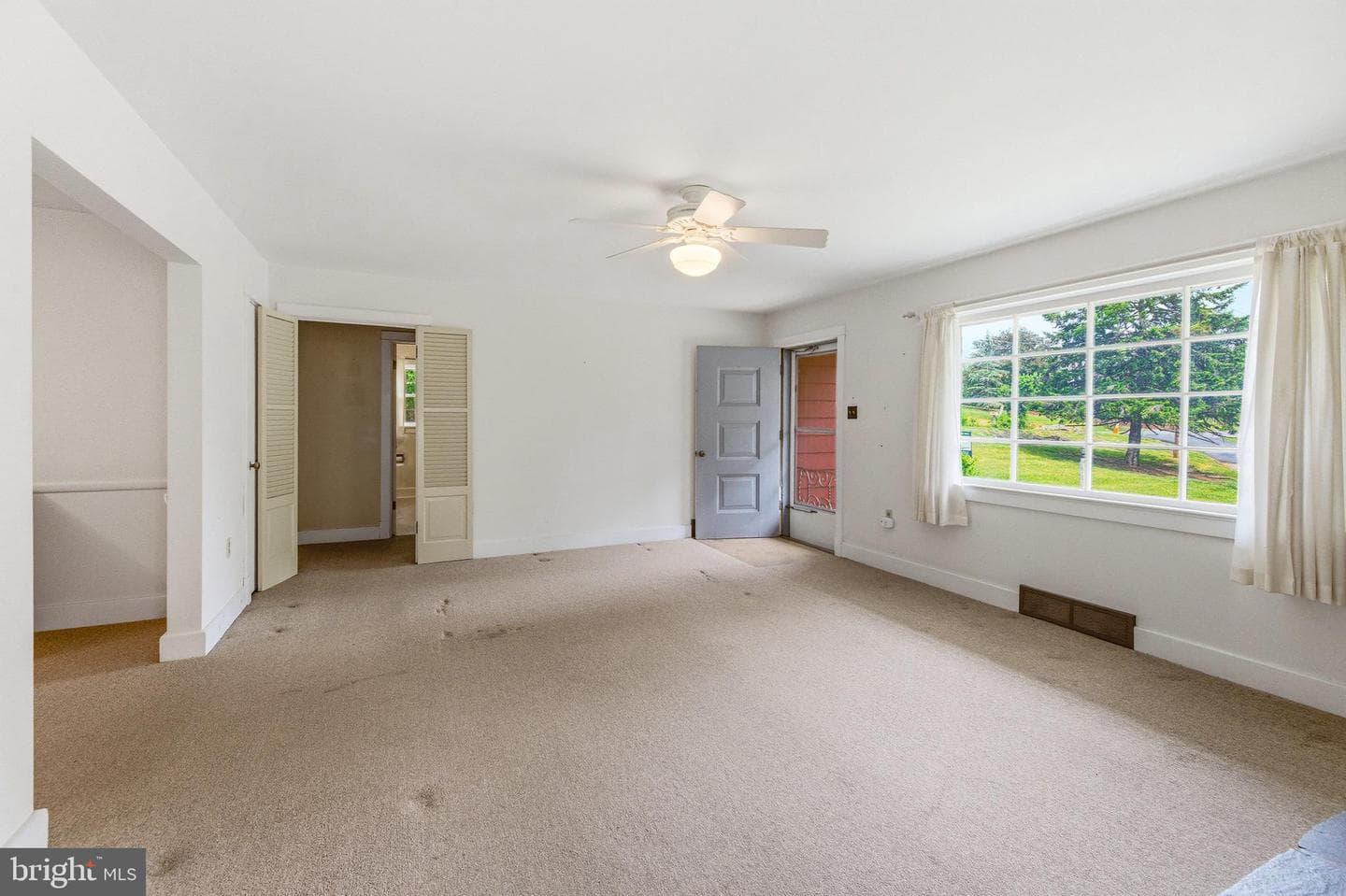 117 S Grove Avenue photo 17