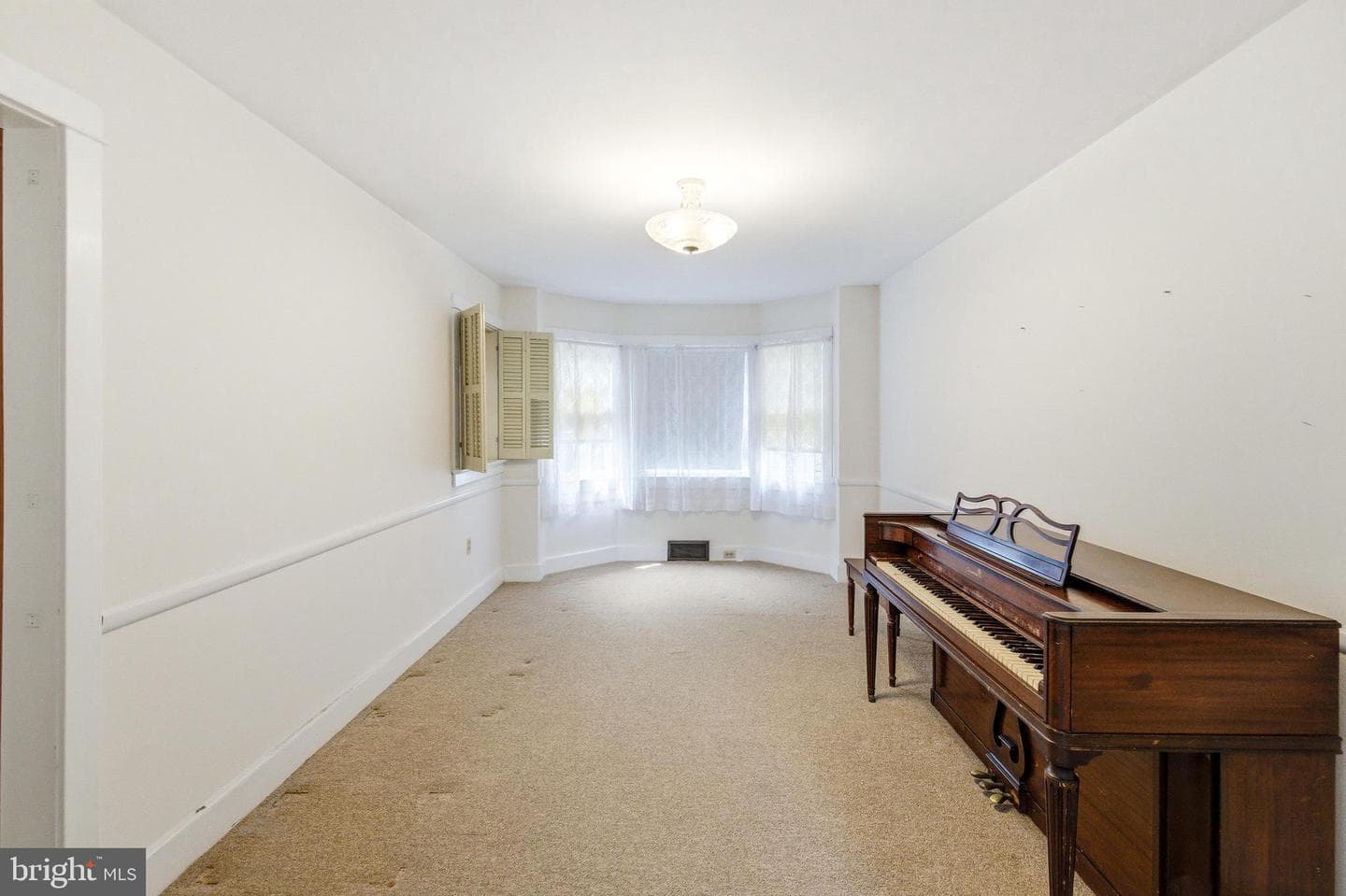 117 S Grove Avenue photo 19