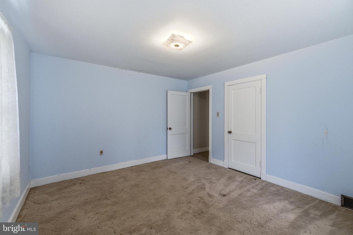 117 S Grove Avenue photo 22