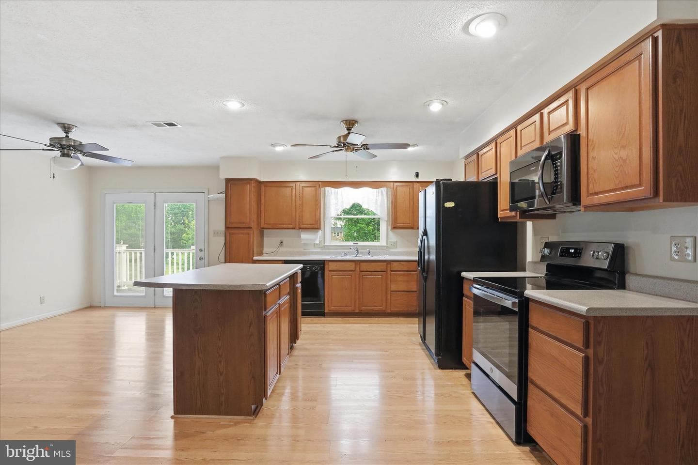 317 Dawn Avenue photo 6