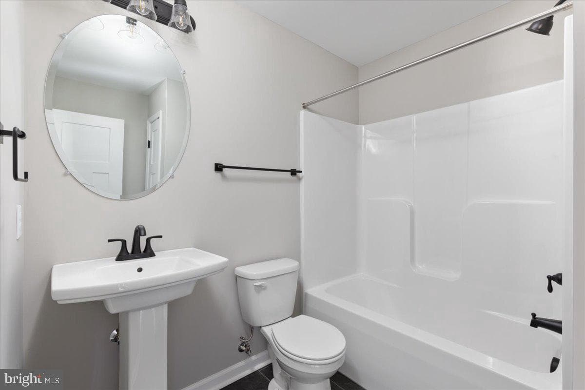 209 East Locust Street photo 12