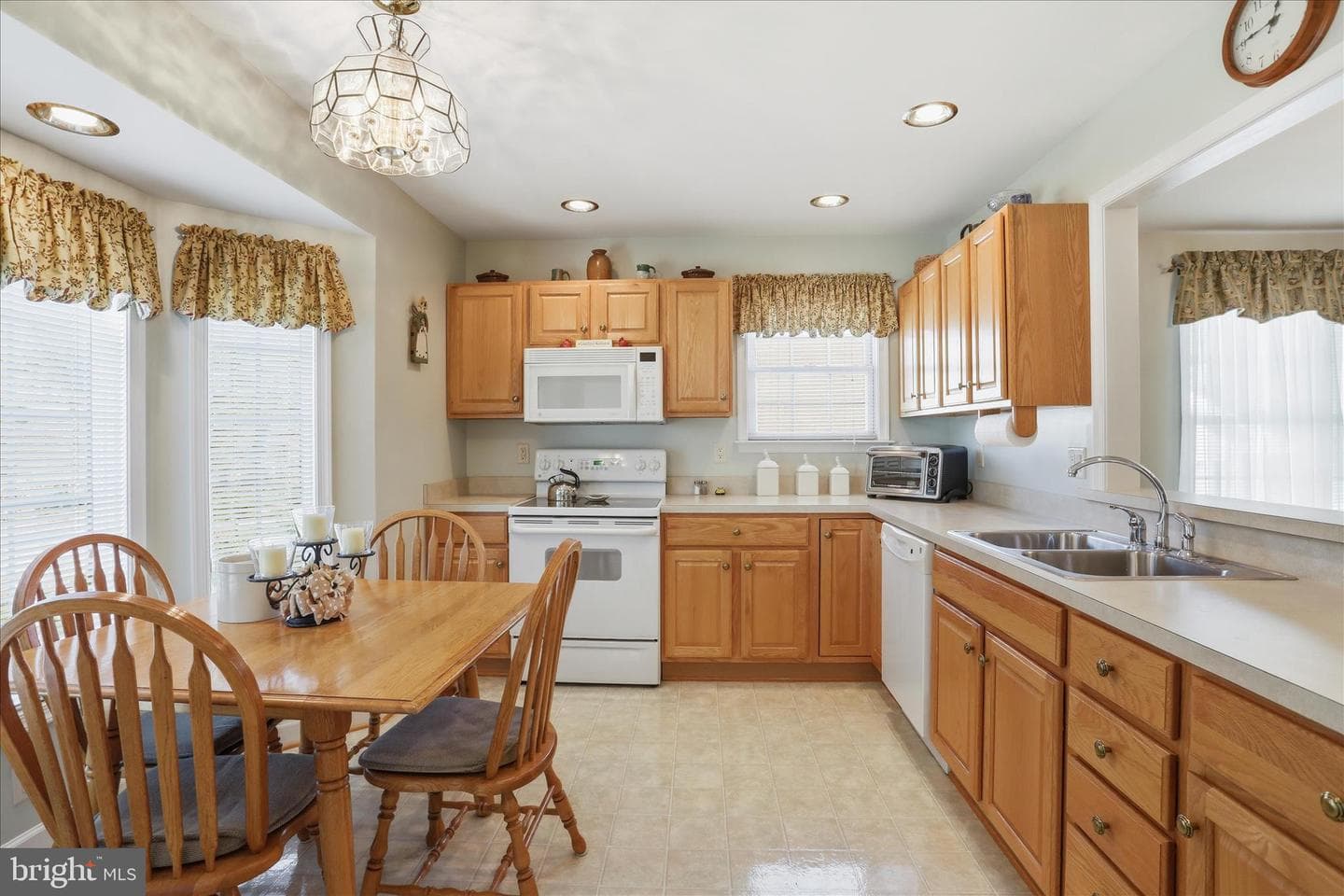 621 Kestrel Court photo 5