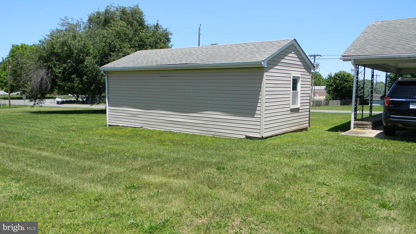 129 Apple Ave photo 14