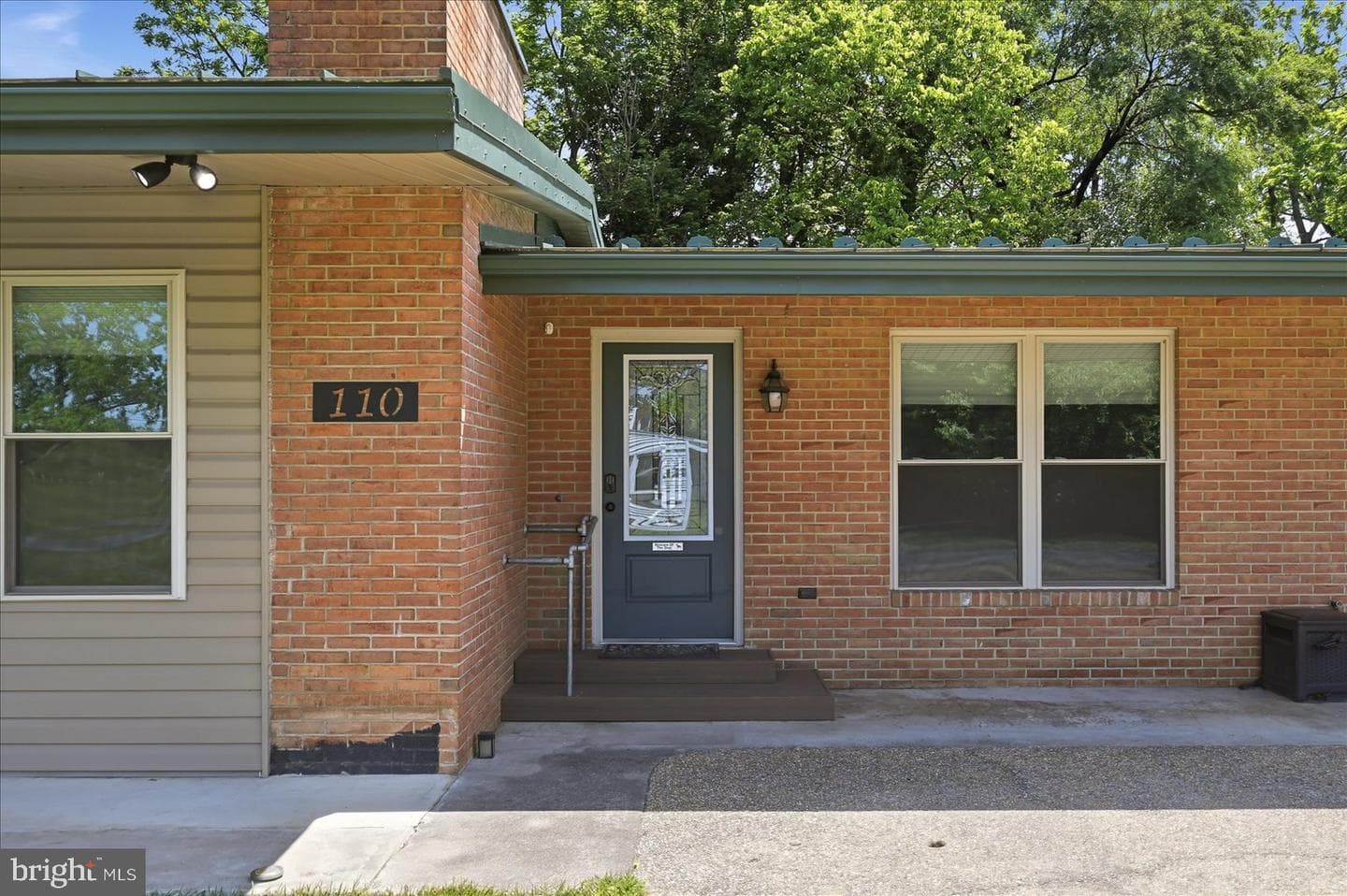 110 Comer Street photo 7