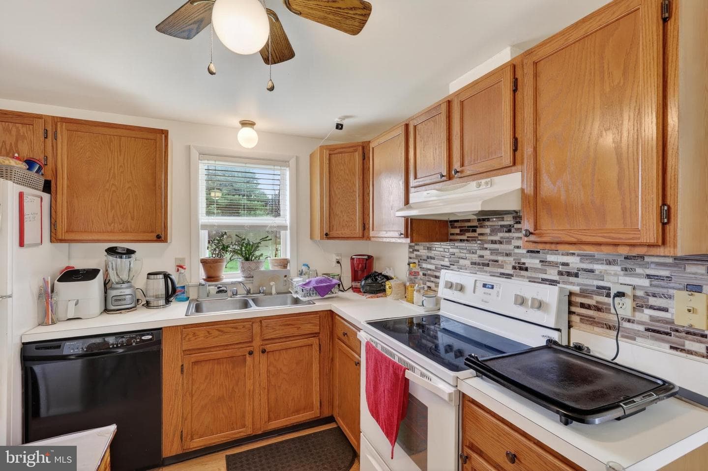 5821 Robin Street photo 10