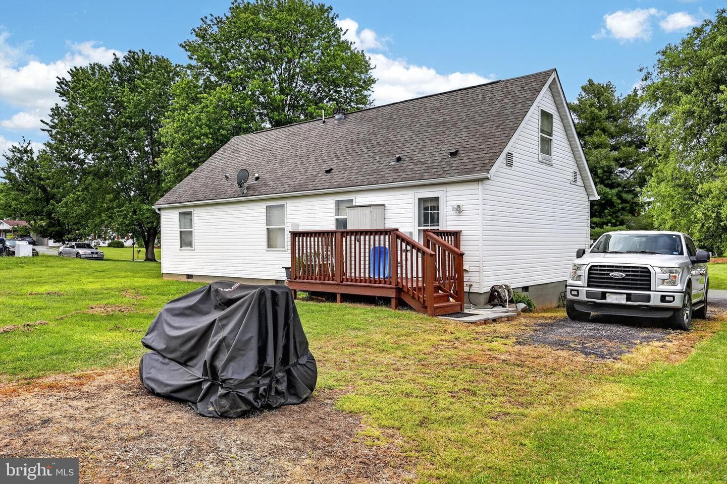 5821 Robin Street photo 5