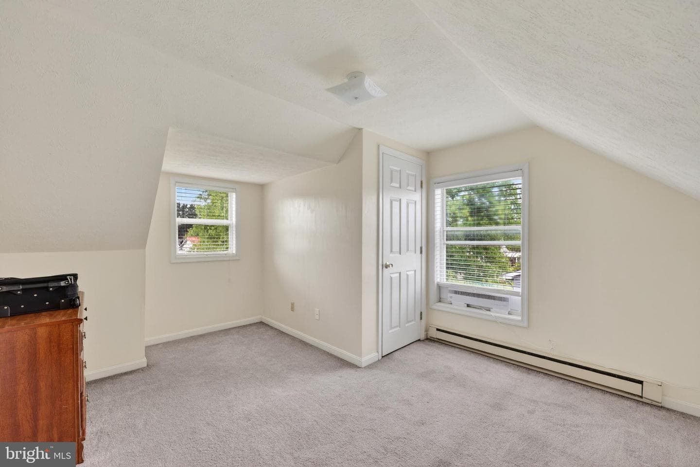 5821 Robin Street photo 7