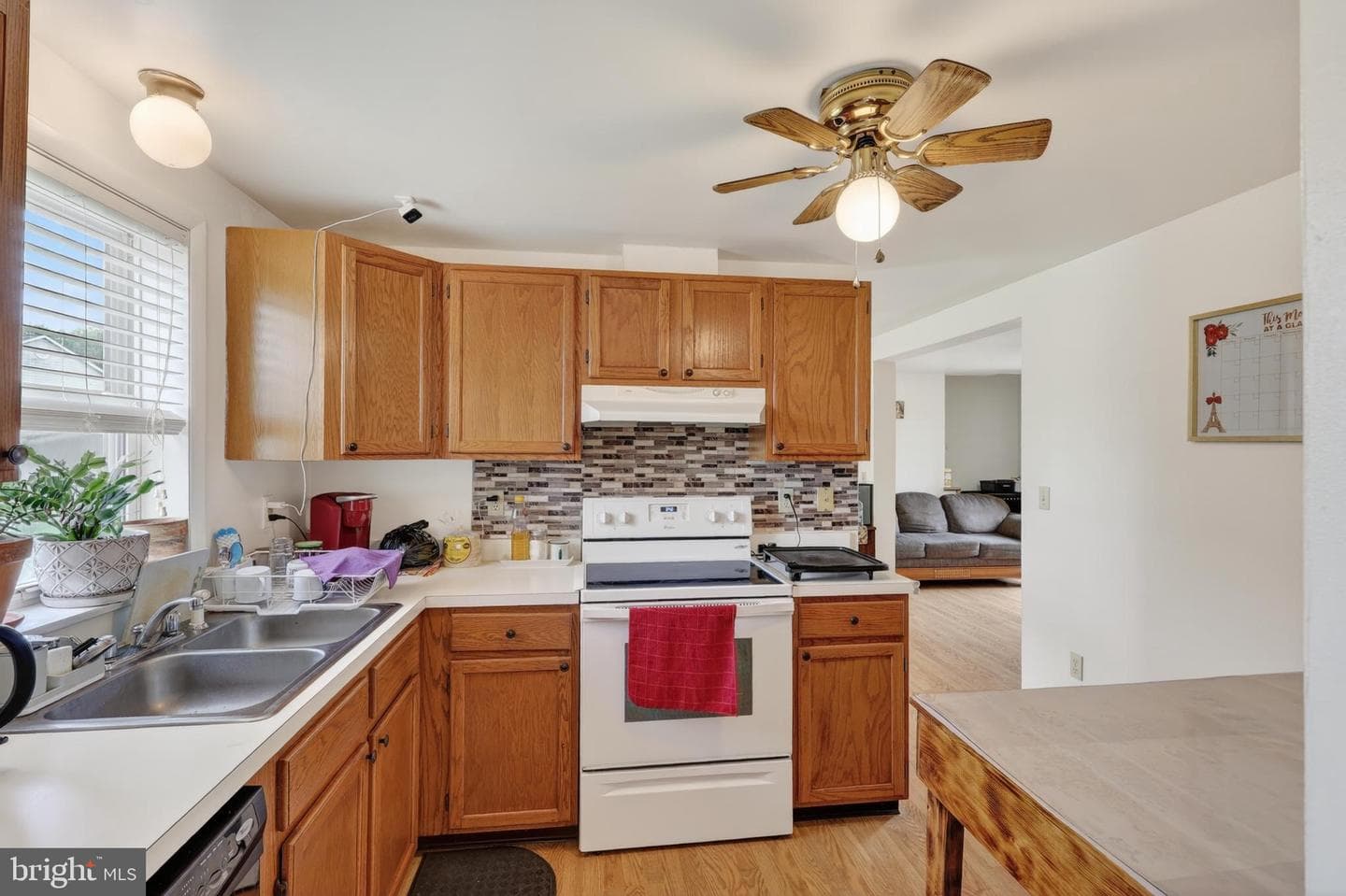 5821 Robin Street photo 8