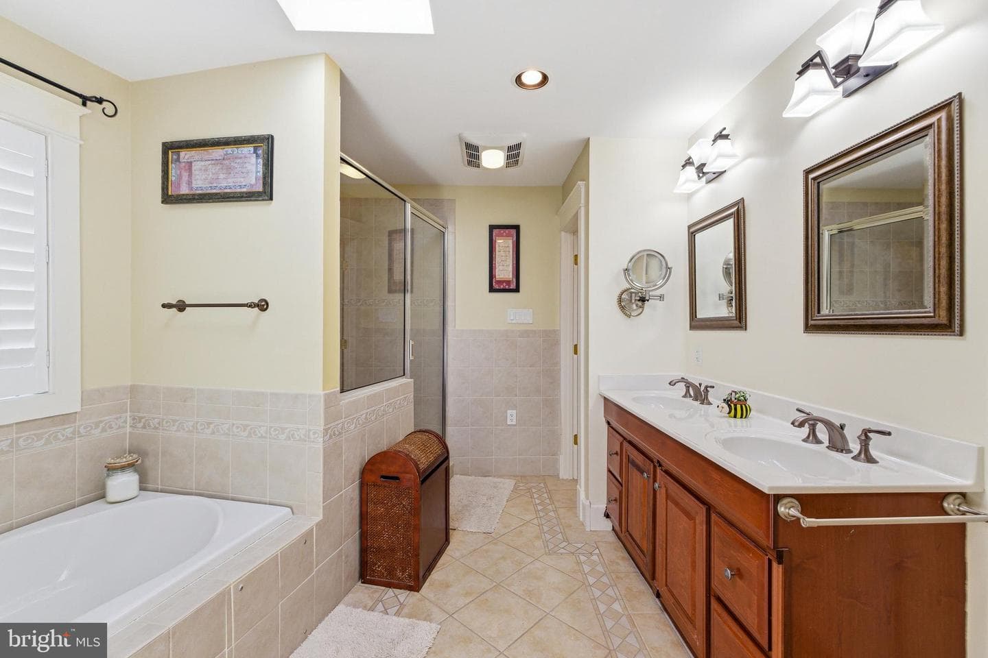 167 Williams Lane photo 19