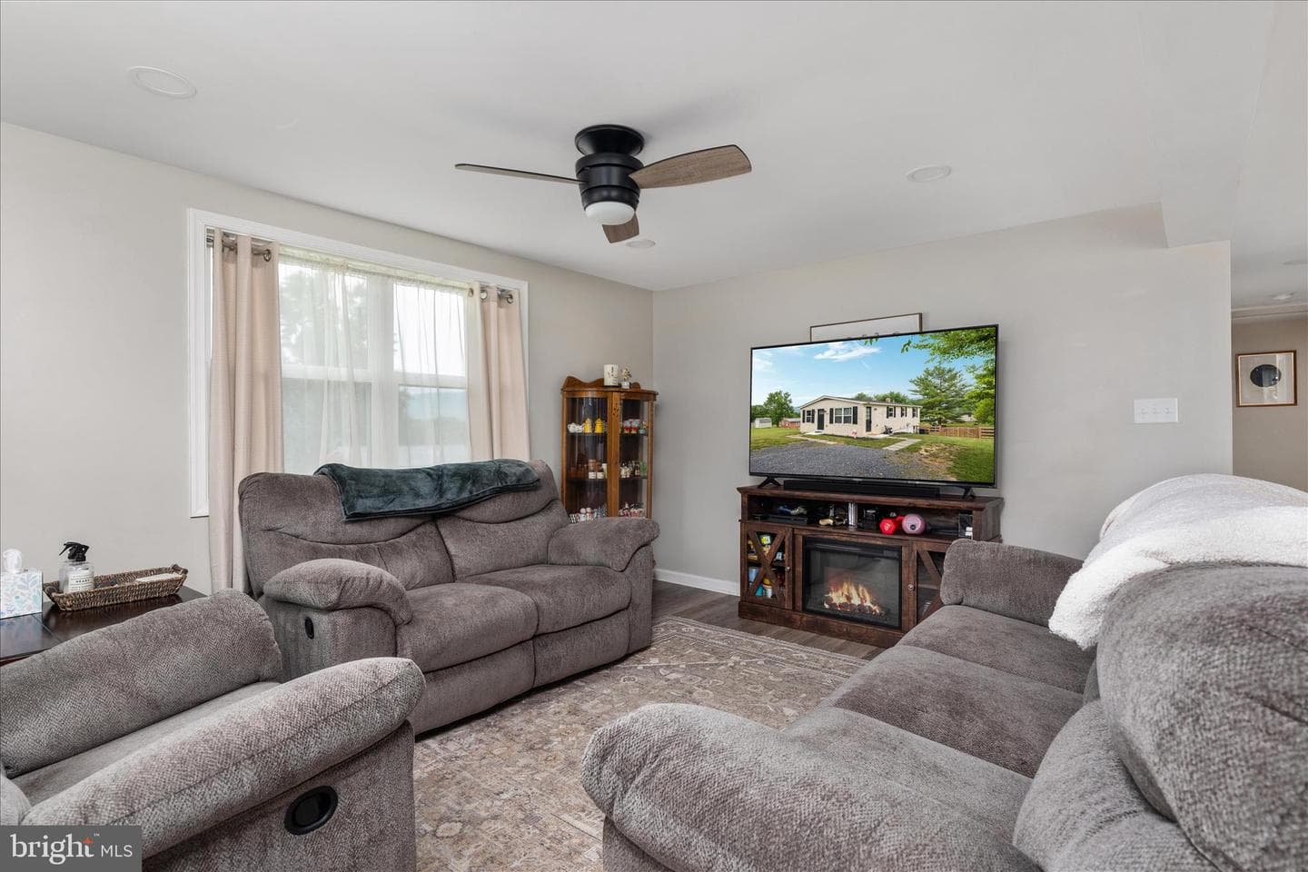 5848 Cardinal Street photo 9
