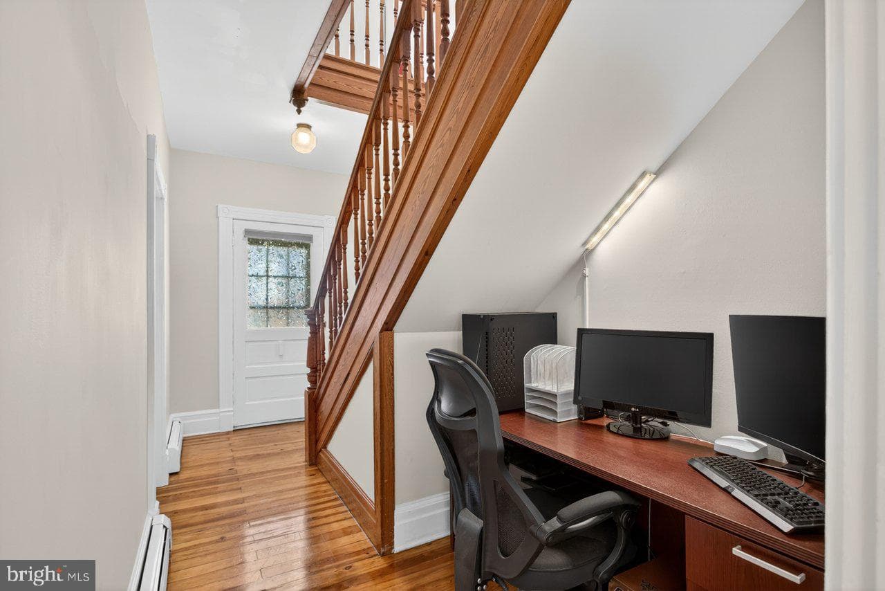 420 W Spring Street photo 10
