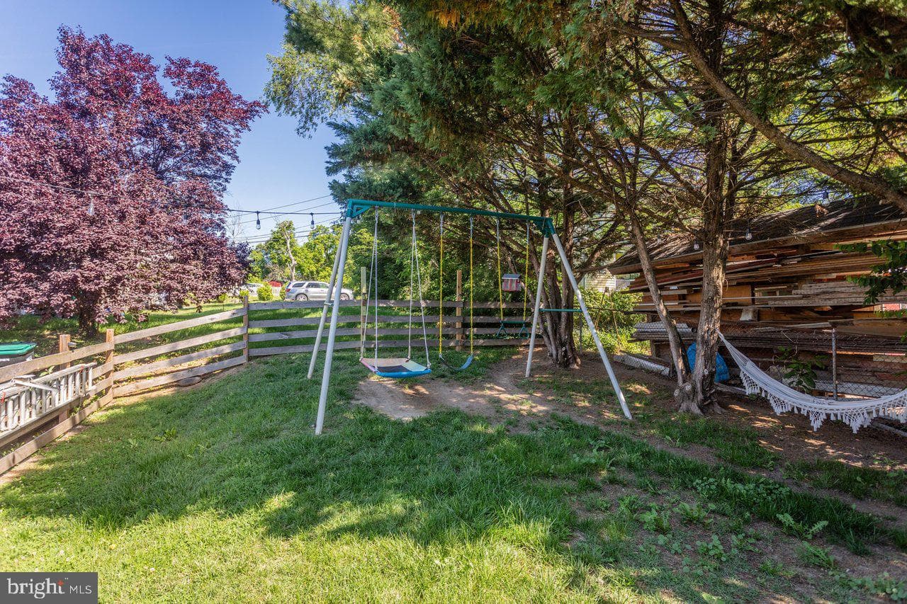 420 W Spring Street photo 63