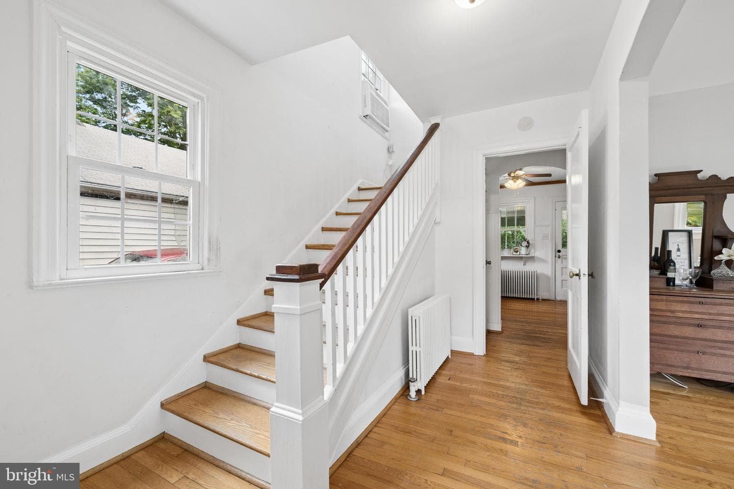 564 Orchard Street photo 4