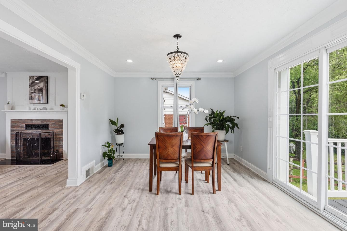 332 N Lee Street photo 11