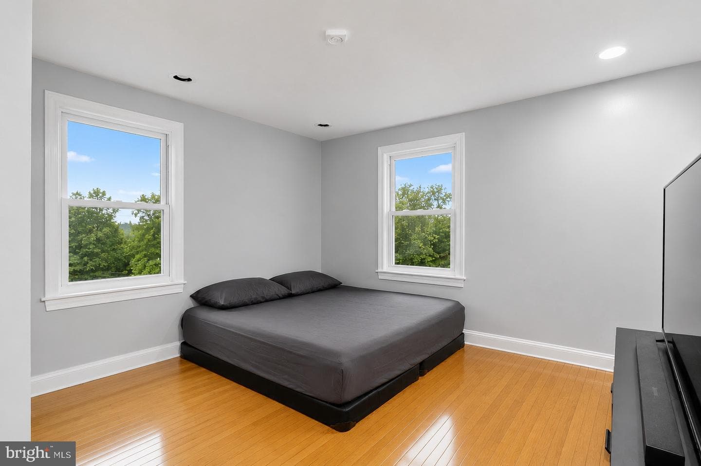 332 N Lee Street photo 22