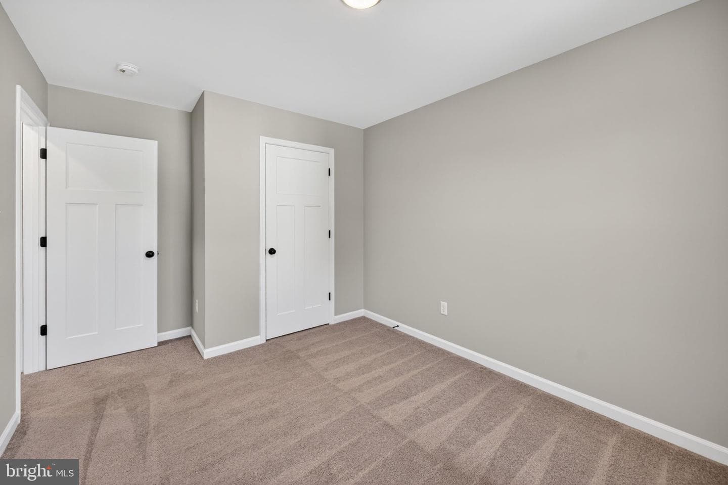 207 S Loudoun Street photo 32