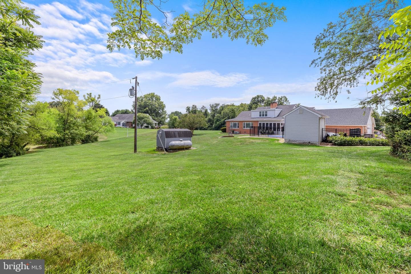 908 Jonathan Street photo 17