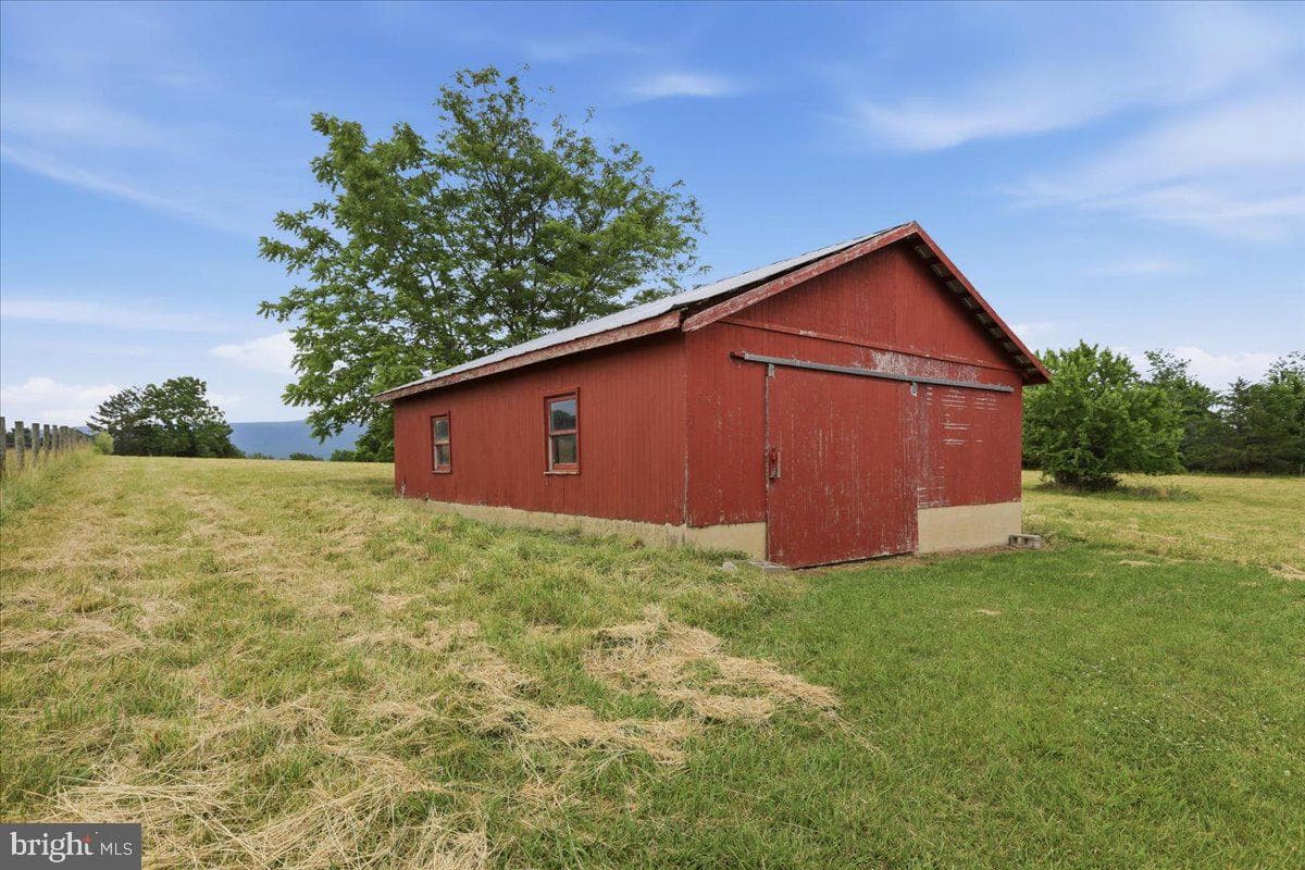 2447 Headquarters Road photo 44