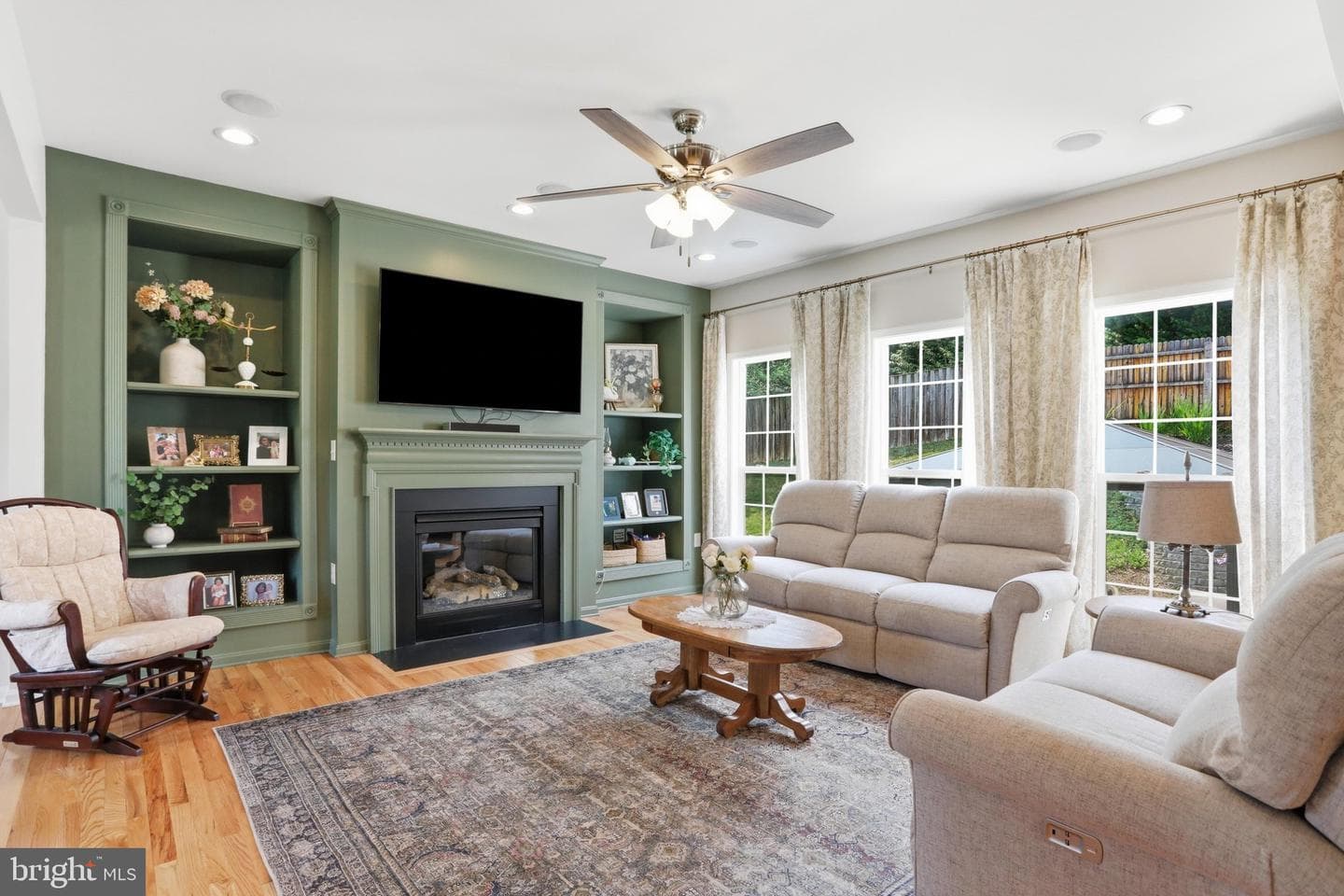 465 Meghann Drive photo 21