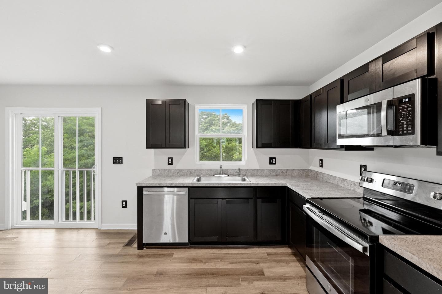 309 Williams Street photo 10