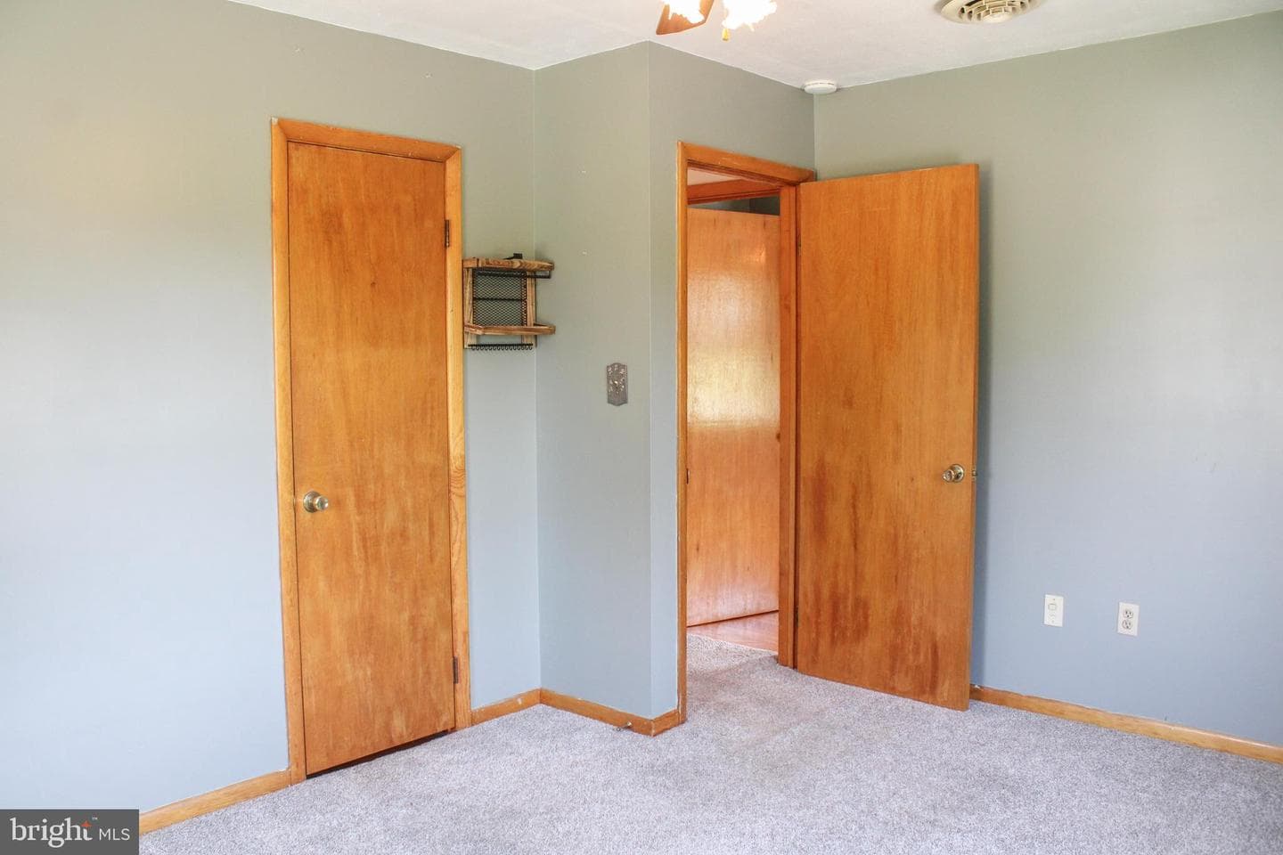 1638 Hahns photo 29