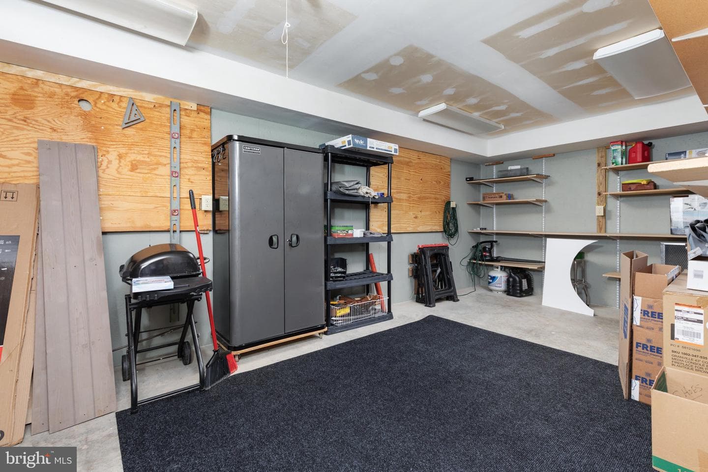 64 Tyler Circle #c-4 photo 32