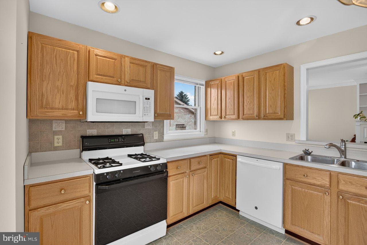 209 Kim Court photo 15