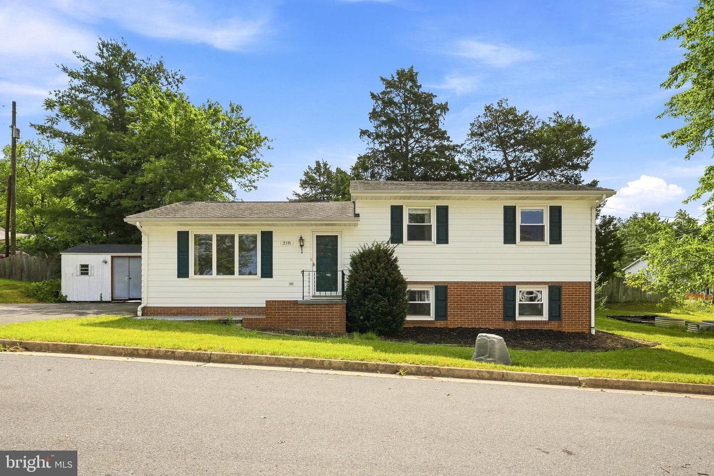 218 Locust Drive photo 1