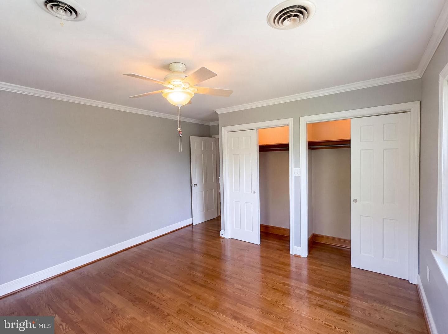 494 Walton Street photo 11