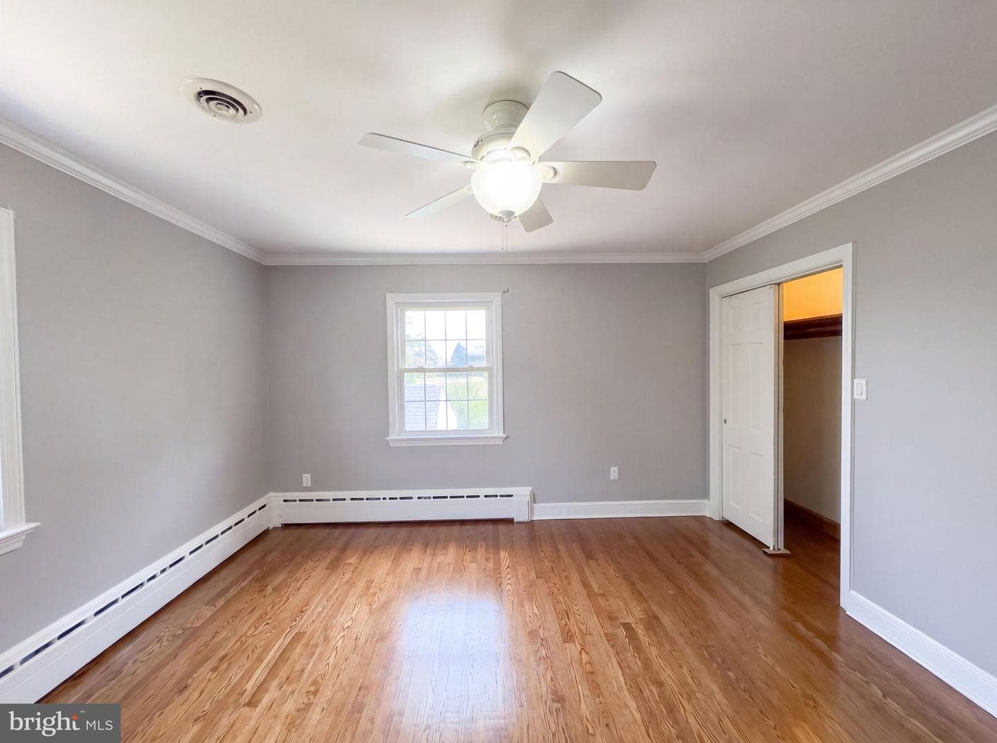 494 Walton Street photo 15