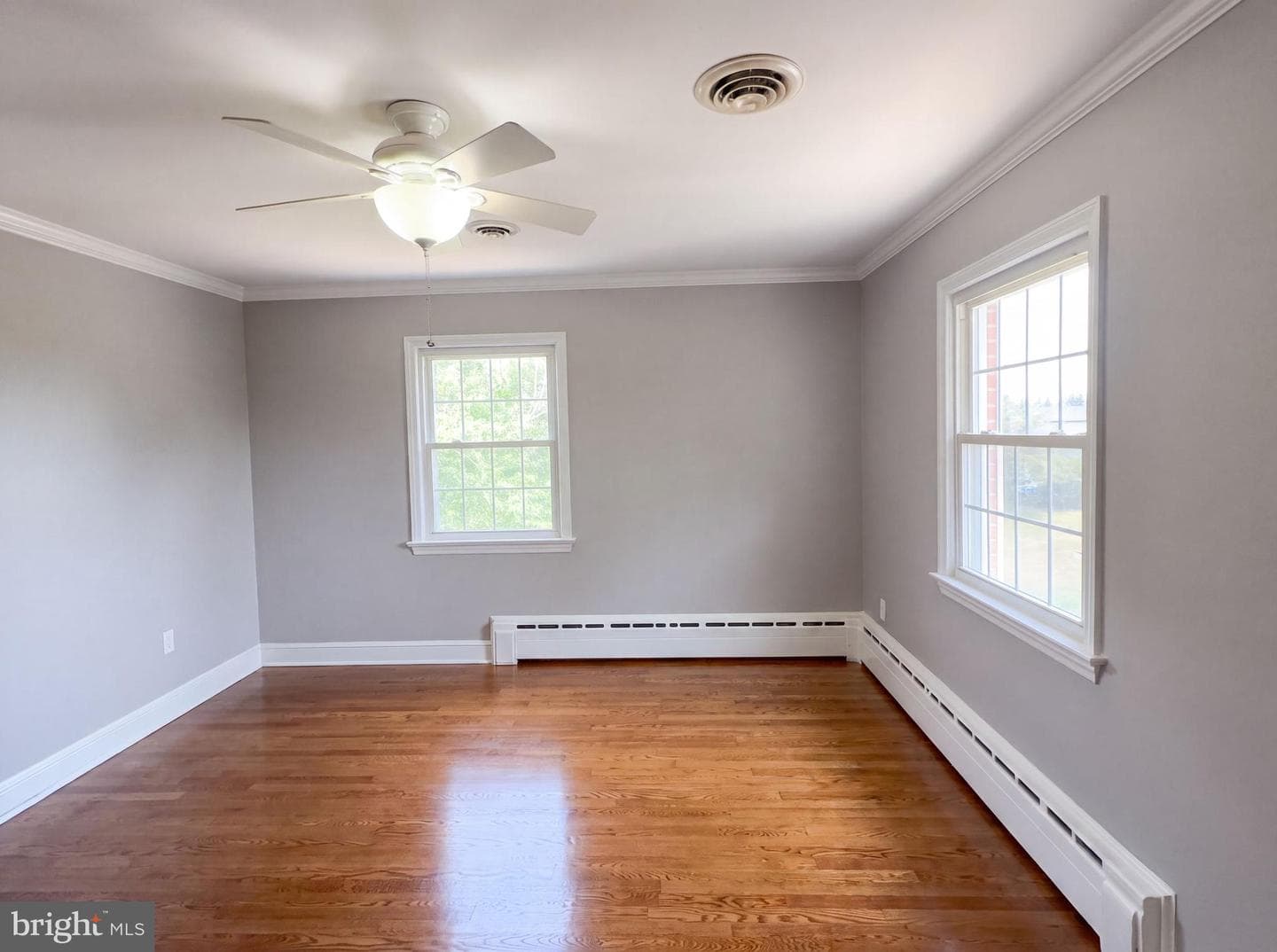 494 Walton Street photo 17