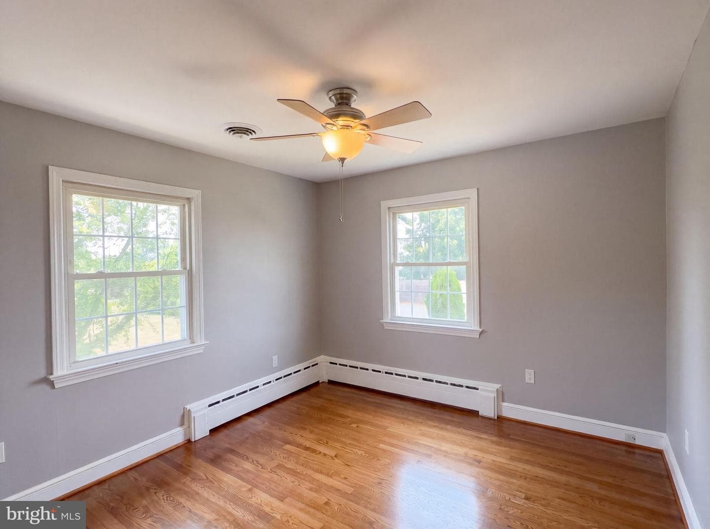 494 Walton Street photo 18