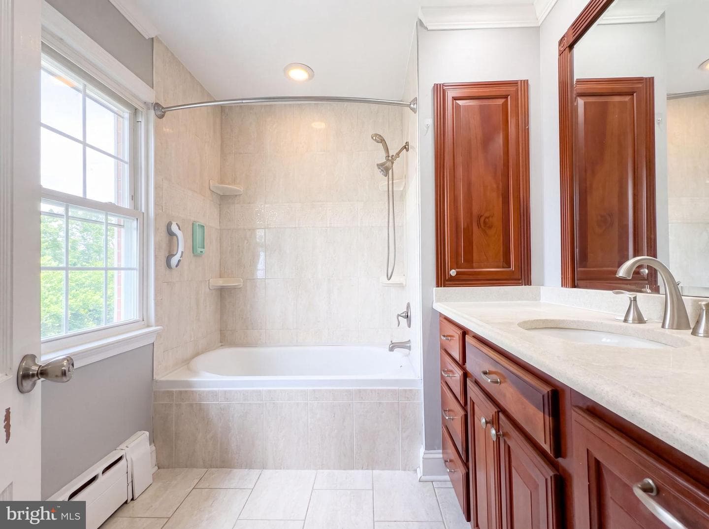 494 Walton Street photo 21