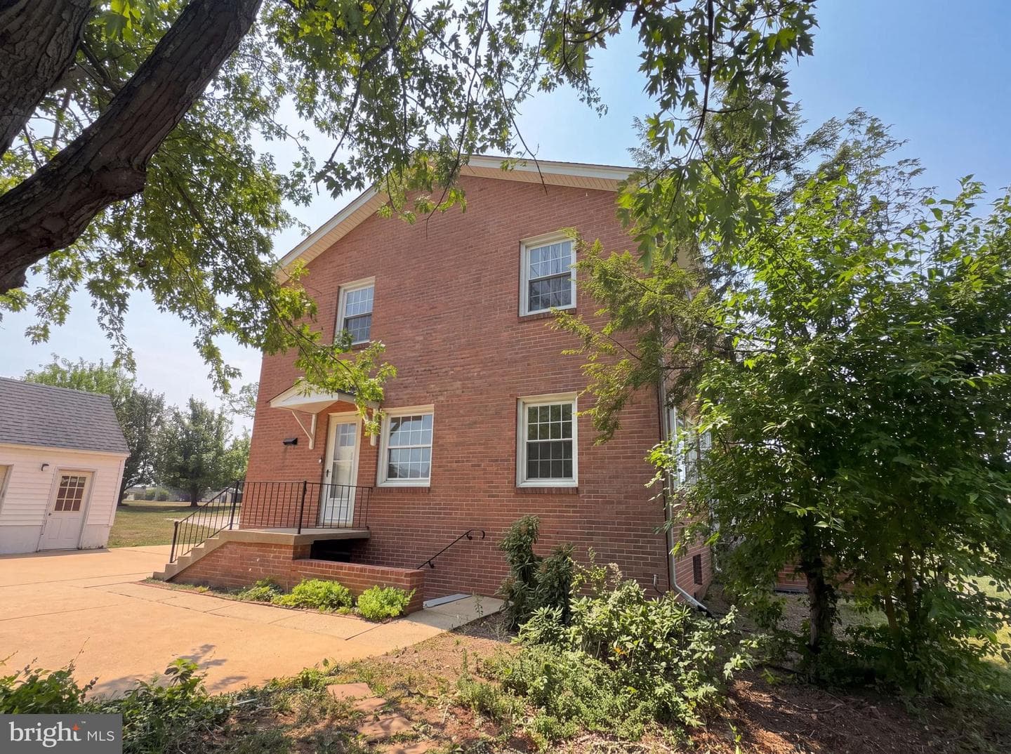 494 Walton Street photo 27