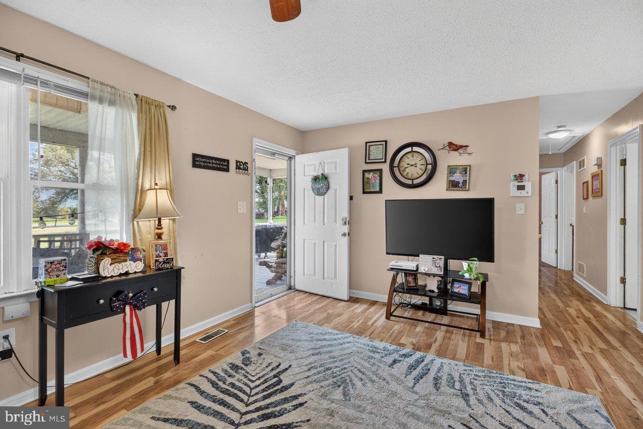 10727 Old Valley Pike photo 6