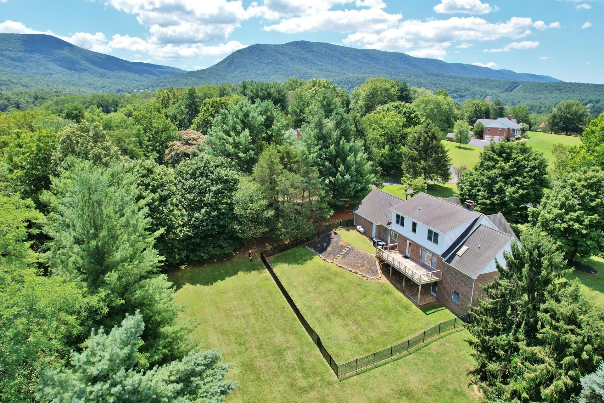 79 Sunset Court photo 1