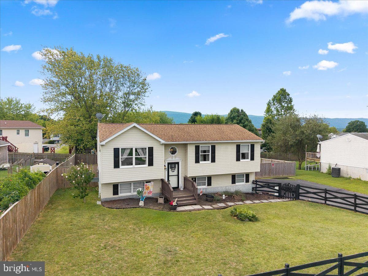 45 Greenleaf Road photo 1