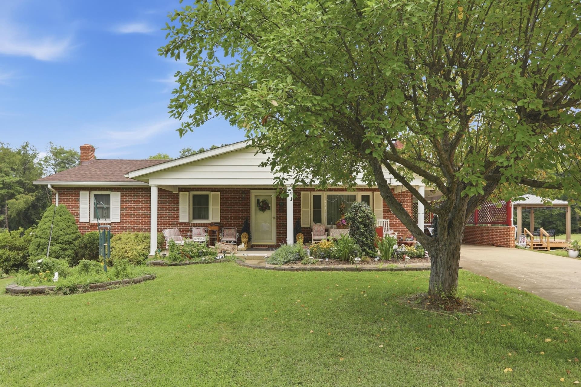 410 Saumsville Road photo 1